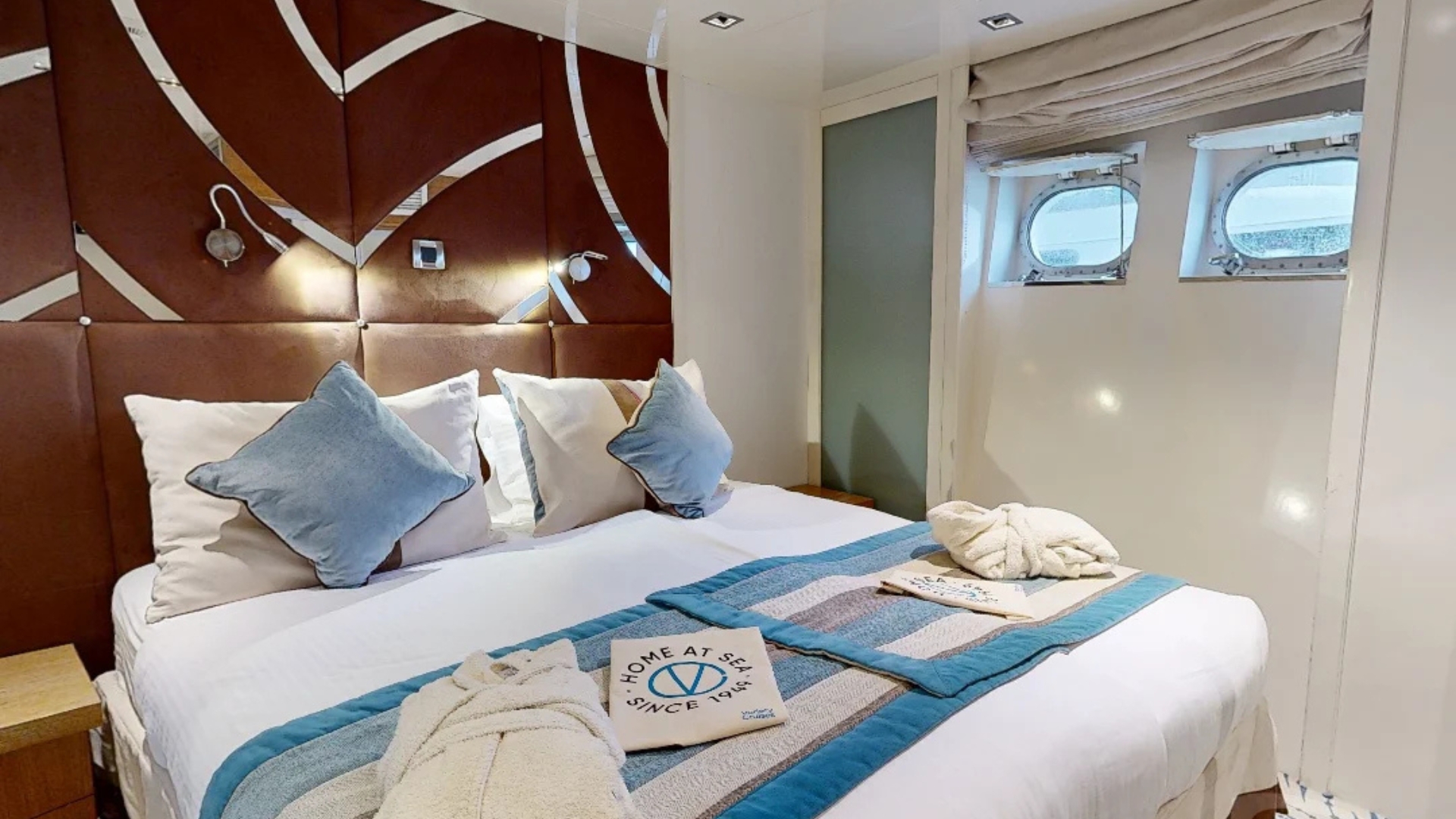Double Porthole cabin
