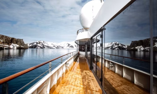 QuarkExpeditions_WEX-V1-Sam-Crimmin-9936