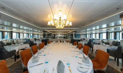 quark-expeditions-world-explorer-restaurant-3